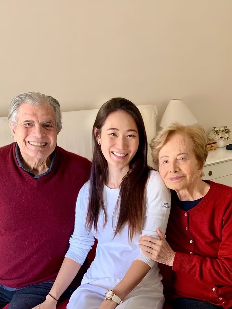 Camila com Tarcísio Meira e Glória Menezes — Foto: Reprodução/Instagram