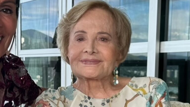 Nora de Gloria Menezes expõe última conversa por vídeo com a atriz dois dias antes da morte: 'Tanto...'