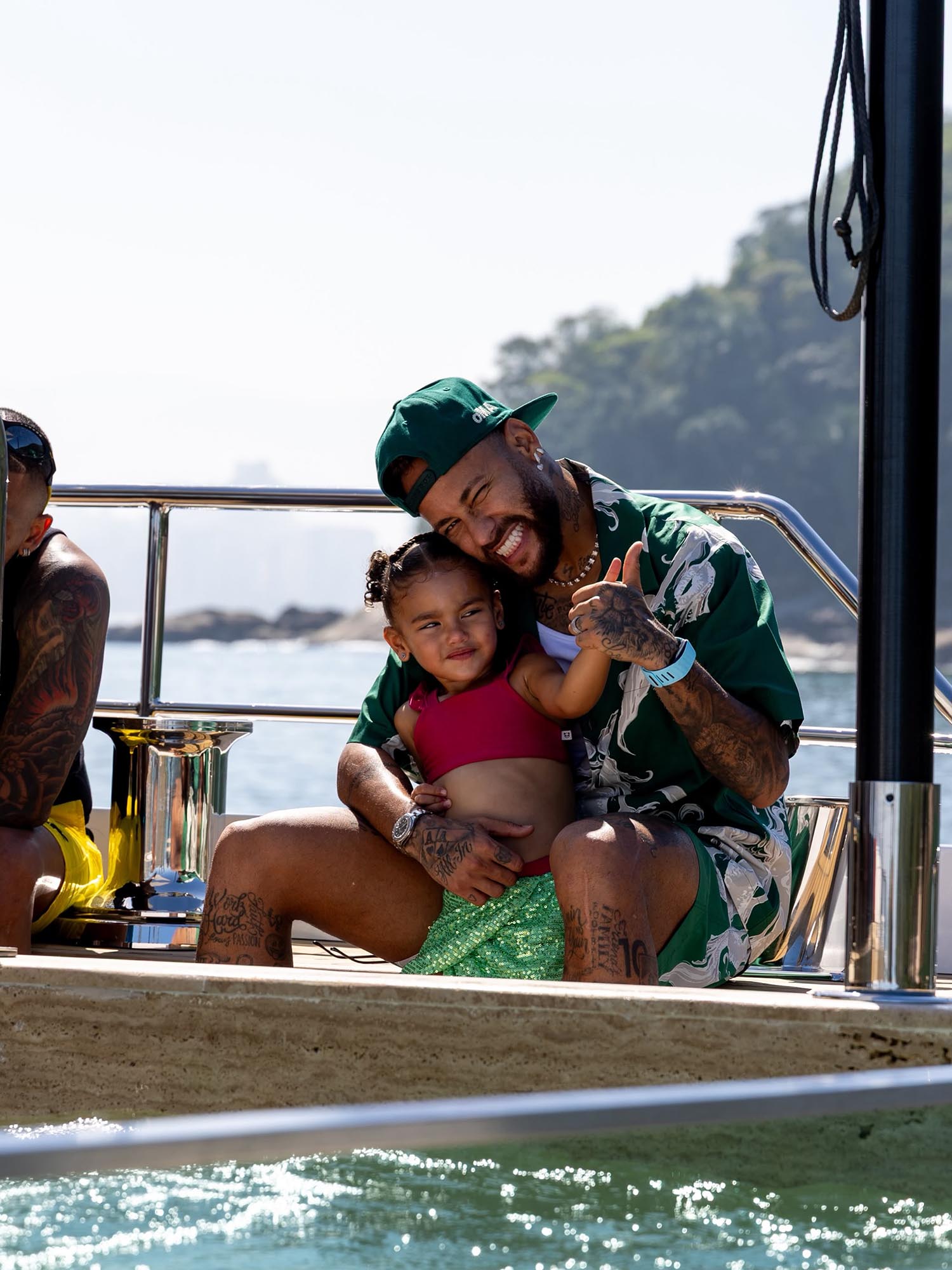 Família de Neymar aproveita o superiate milionário - Foto: Reprodução / Instagram
