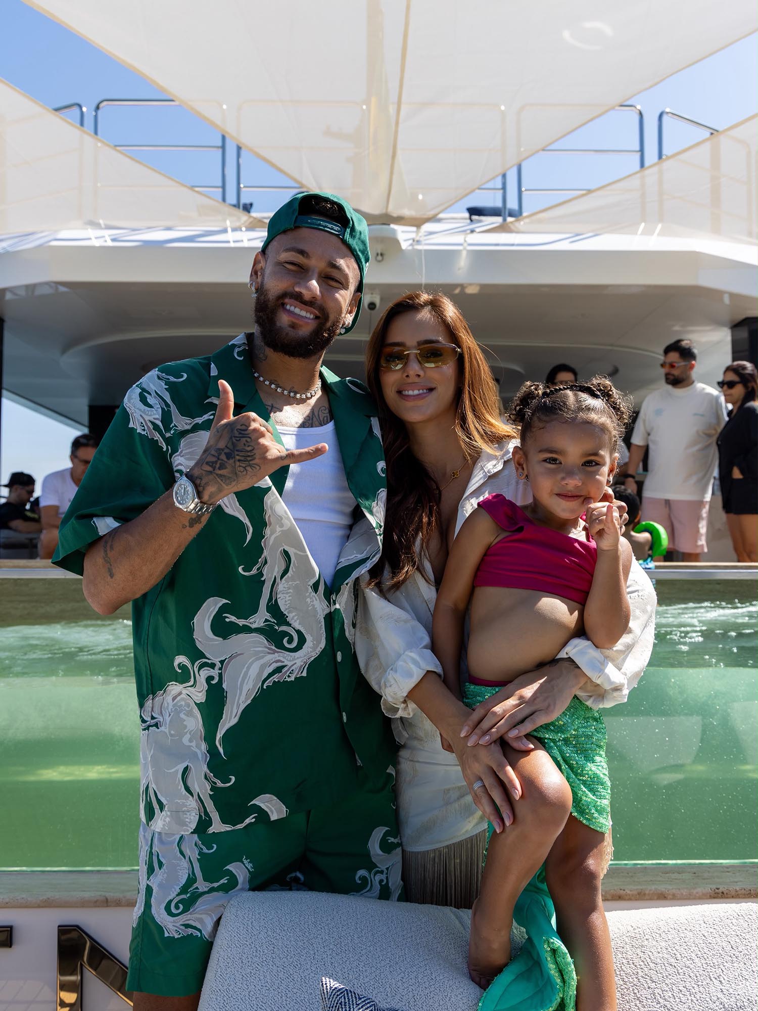Família de Neymar aproveita o superiate milionário - Foto: Reprodução / Instagram