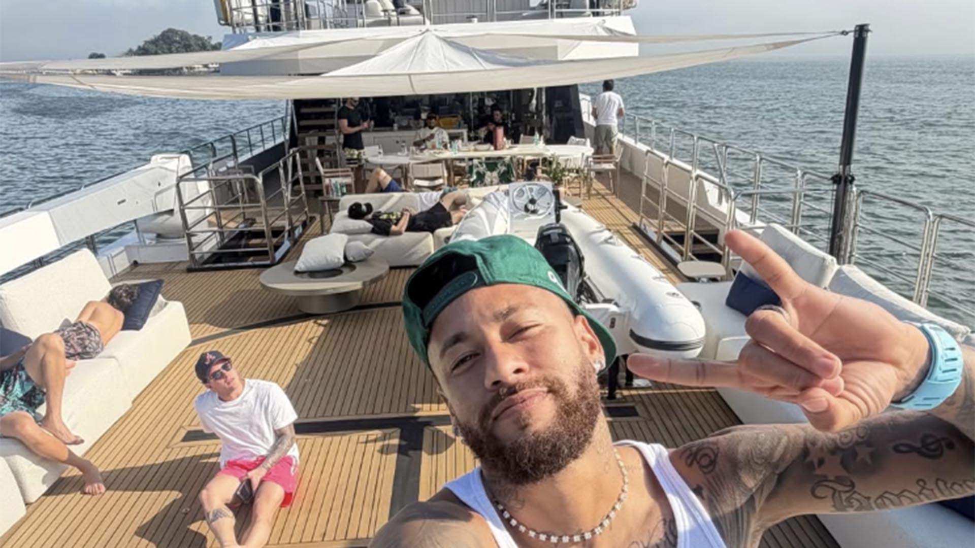Família de Neymar aproveita o superiate milionário - Foto: Reprodução / Instagram