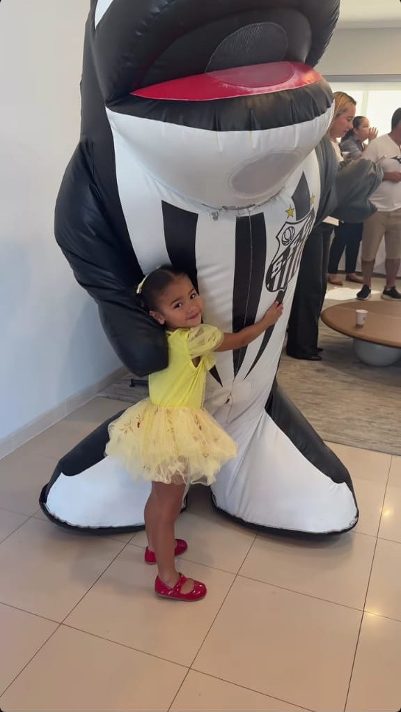 Filha de Neymar