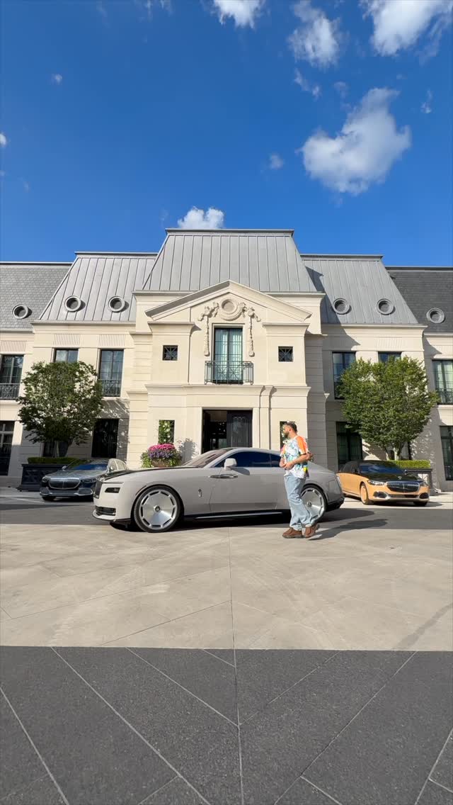 Fachada da mansão de Drake em Toronto, no Canadá - Foto: Reprodução / Instagram @champagnepapi