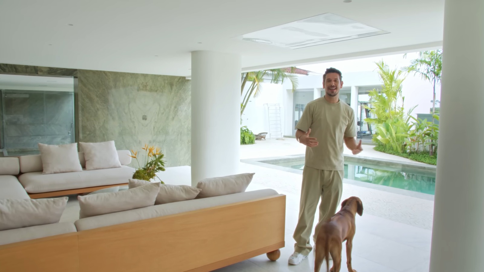 Mansão de João Vicente de Castro no Rio de Janeiro - Foto: Reprodução / YouTube / Casa Vogue Brasil