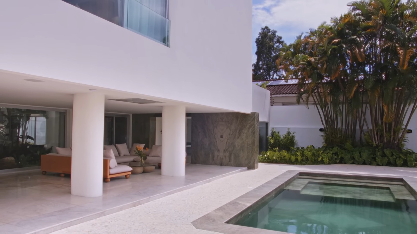 Mansão de João Vicente de Castro no Rio de Janeiro - Foto: Reprodução / YouTube / Casa Vogue Brasil