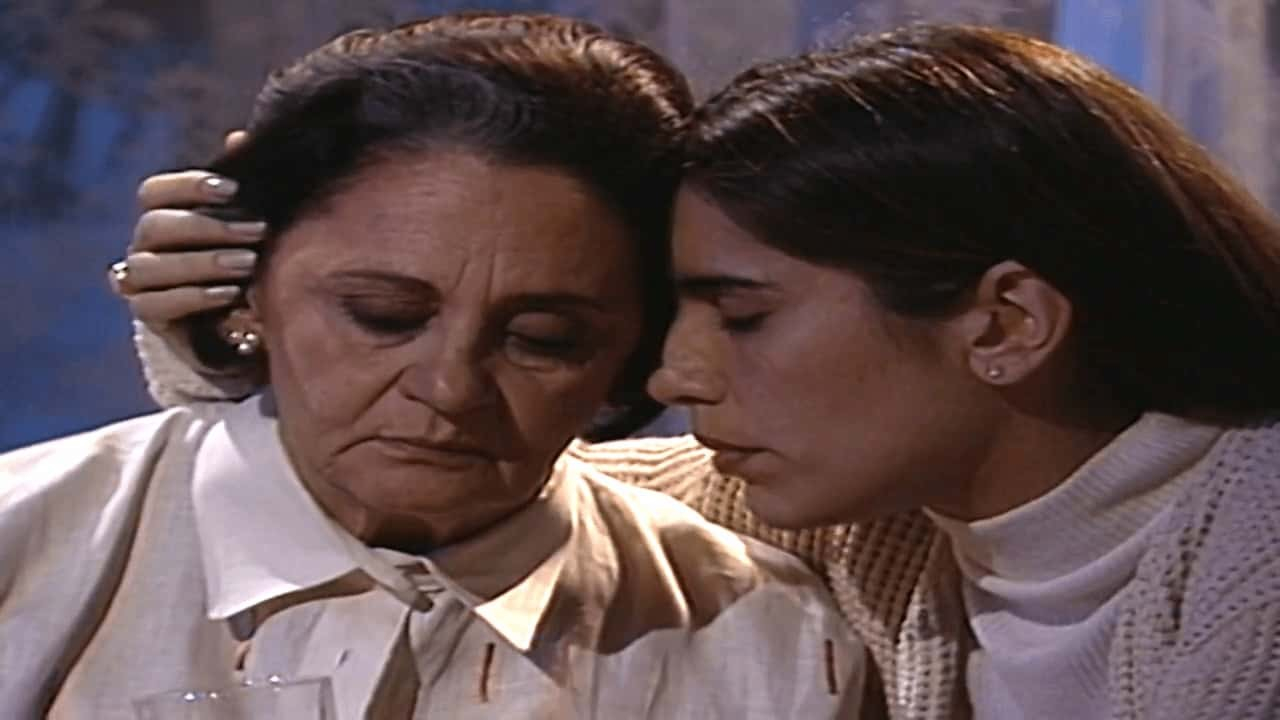 Gloria Pires e Laura Cardoso em Mulheres de Areia (1993) - Foto: Reprodução / TV Globo