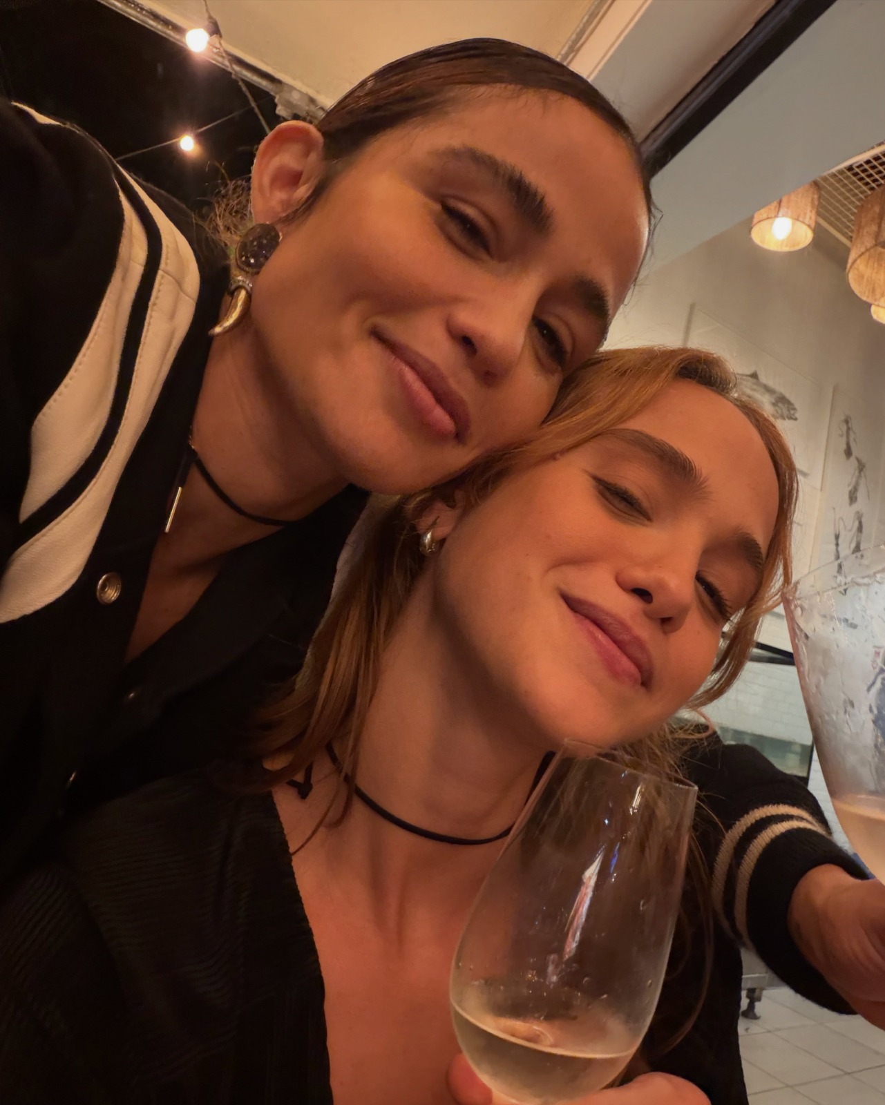 Nanda Costa e Emilie Rey - Foto: Reprodução / Instagram