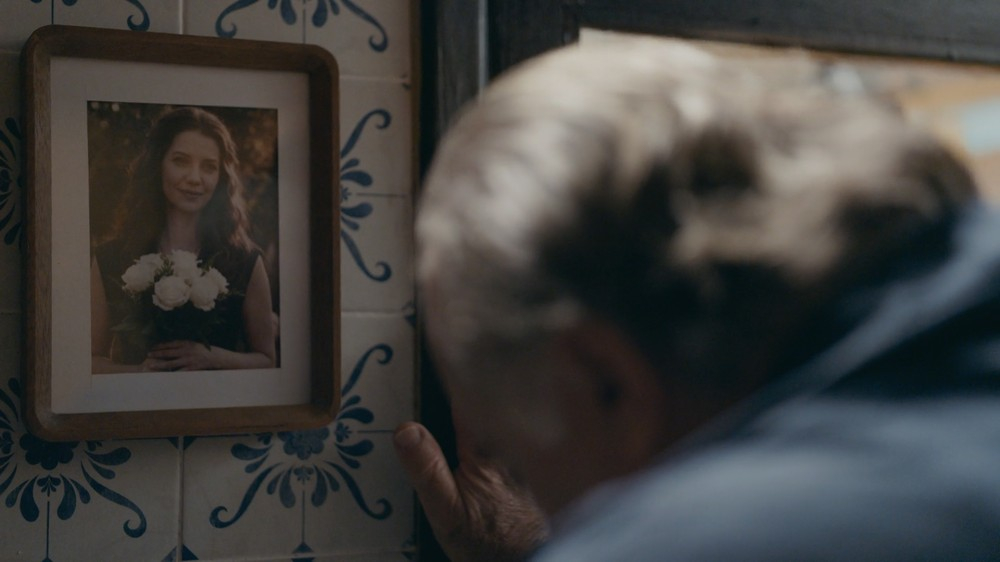 Otoniel (Tony Ramos) reconhece Francesca (Nathalia Dill) em Quem Ama Cuida - Foto: Reprodução / TV Globo