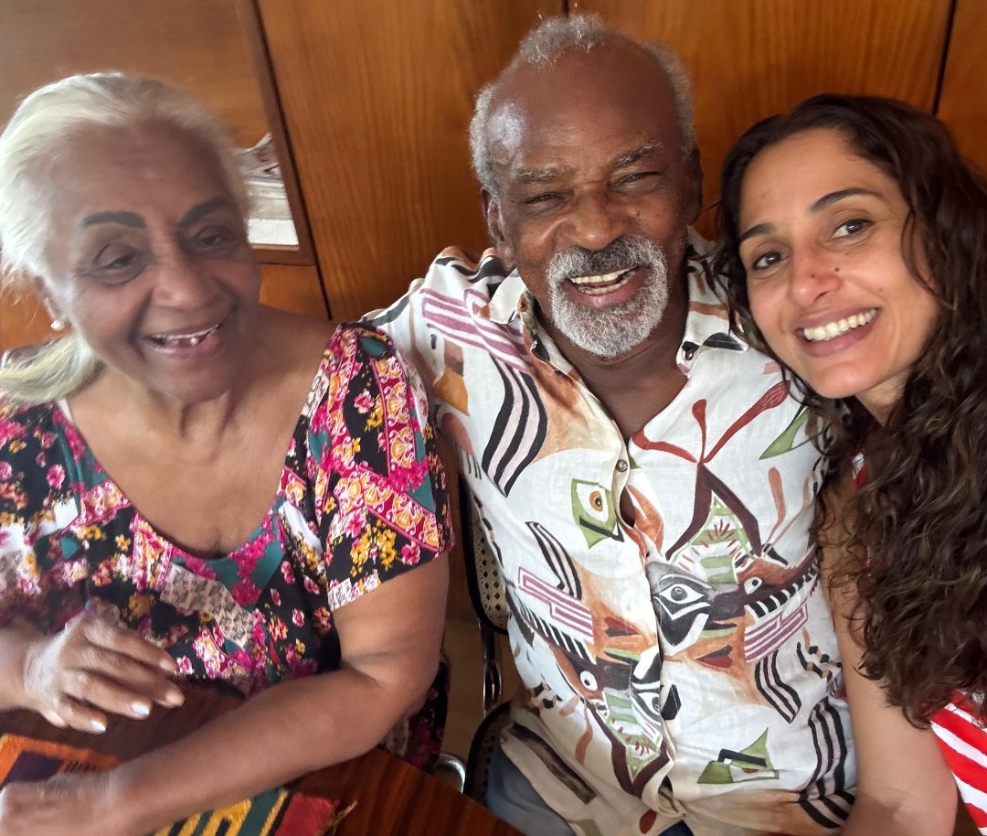 Camila Pitanga com os pais, Vera Manhães e Antônio Pitanga - Foto: Reprodução / Instagram