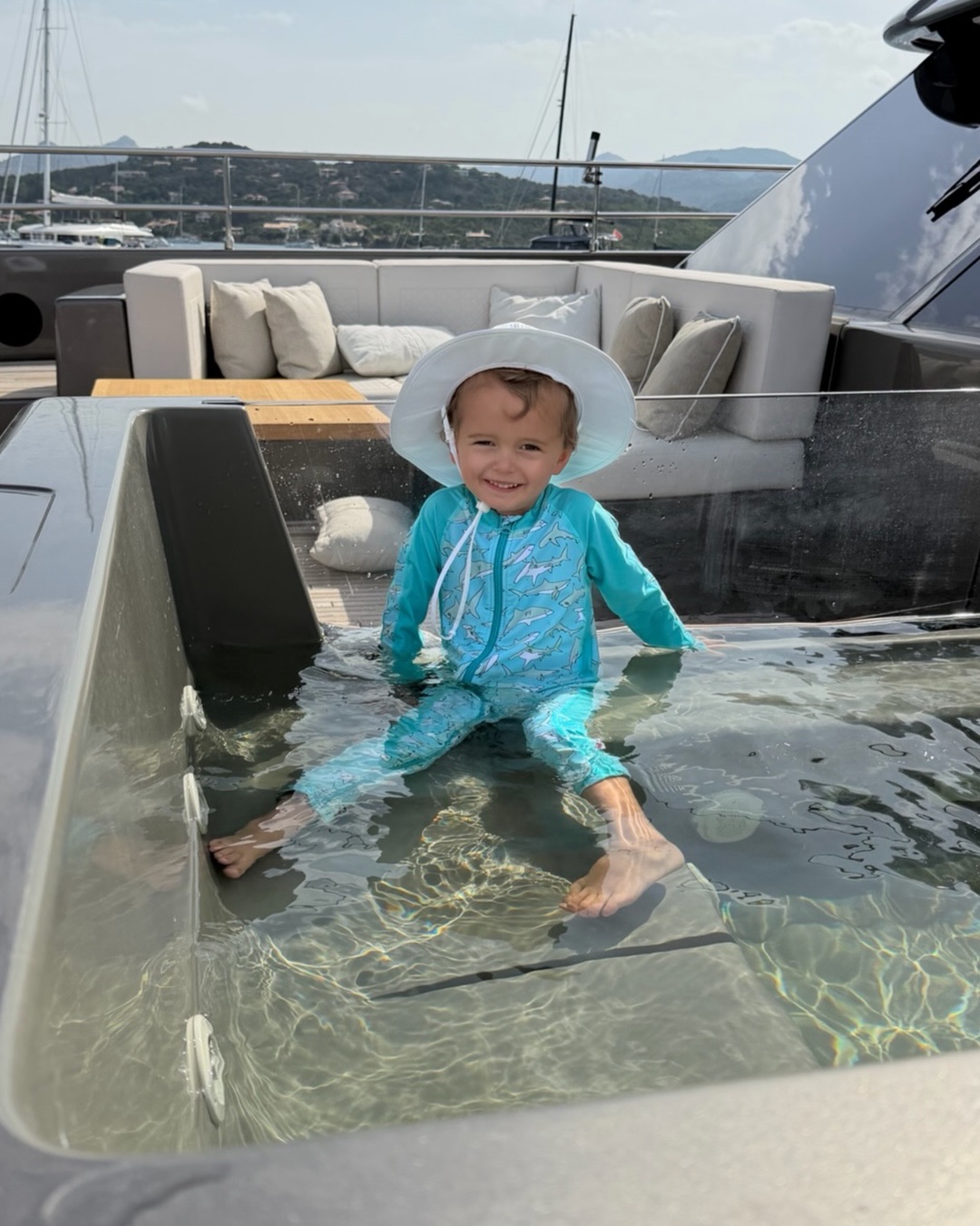 Paris Hilton curte as férias com os filhos em iate de luxo - Foto: Reprodução / Instagram