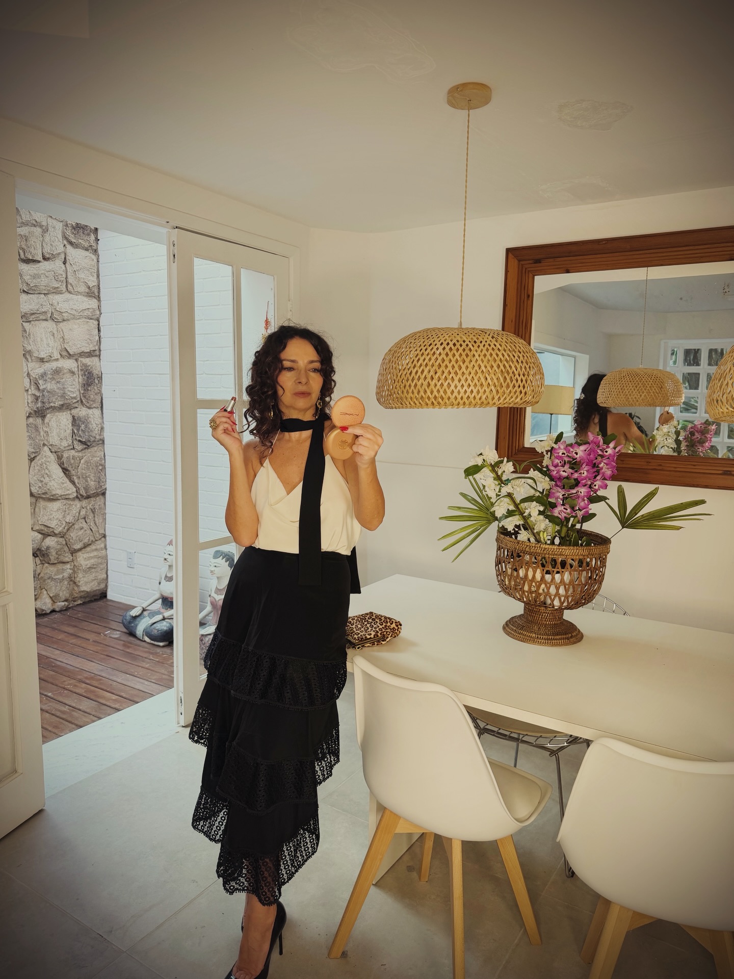 Claudia Ohana vive em casa aconchegante no Rio de Janeiro - Foto: Reprodução / Instagram @ohanareal