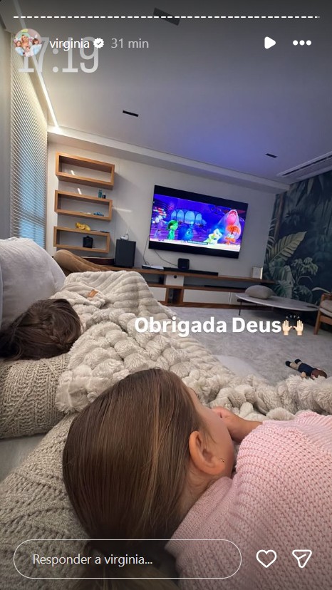 Sala do apartamento de Virginia em São Paulo - Foto: Reprodução / Instagram @virginia