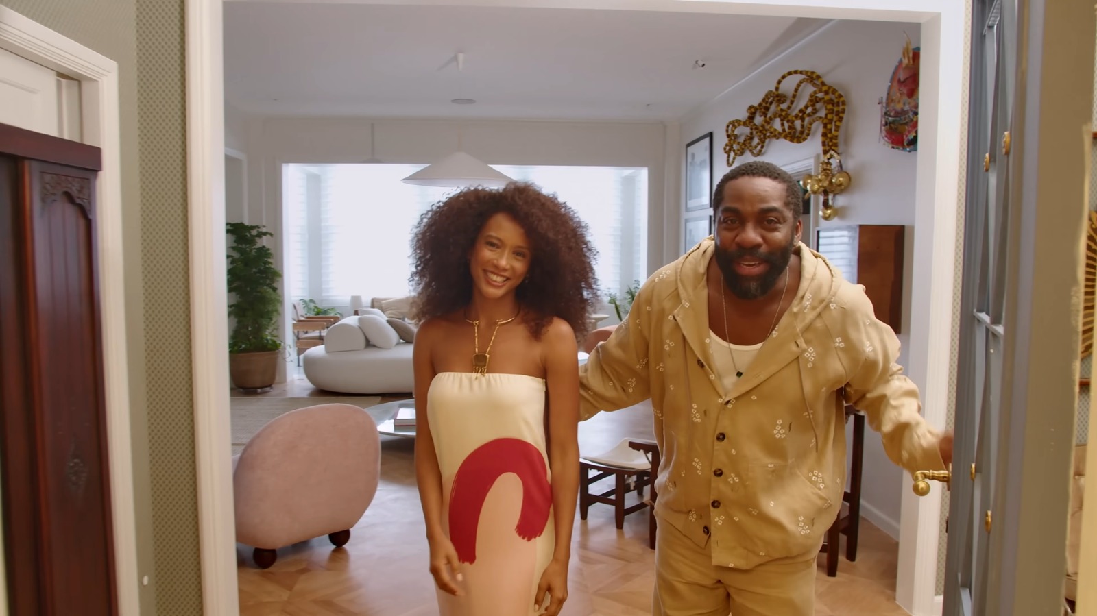 Taís Araujo e Lázaro Ramos moram na Zona Sul do Rio de Janeiro - Foto: Reprodução / YouTube / Casa Vogue Brasil