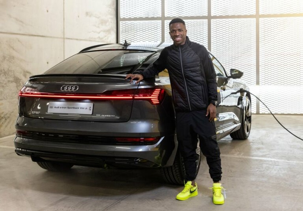 Audi e-tron Sportback também fazem parte da coleção do artista - Foto: Reprodução/Instagram