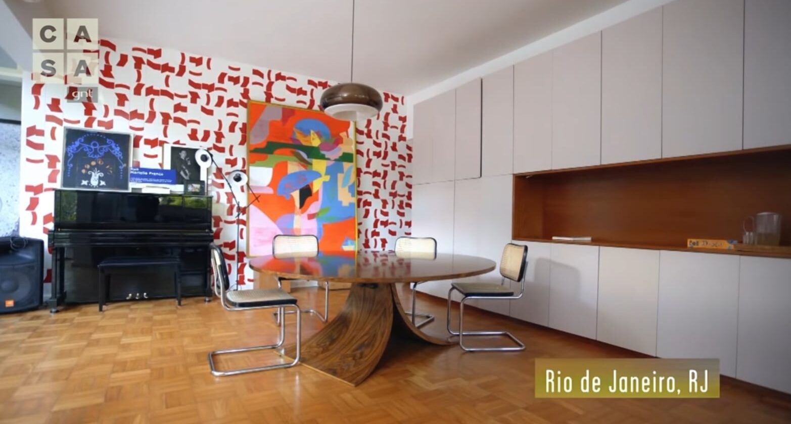 Casa de Camila Pitanga no Rio de Janeiro chama atenção pela decoração personalizada - Foto: Reprodução/GNT