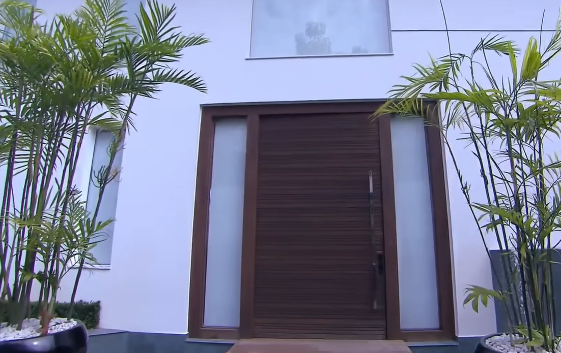 Fachada da residência - Foto: Reprodução/YouTube/Programa Eliana