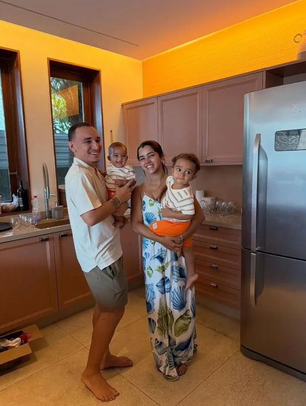 João Gomes e a esposa, Ary Mirelle, moram em mansão com os filhos - Foto: Reprodução/Instagram