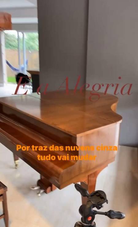 Mansão possui um piano na área interna - Foto: Reprodução/Instagram