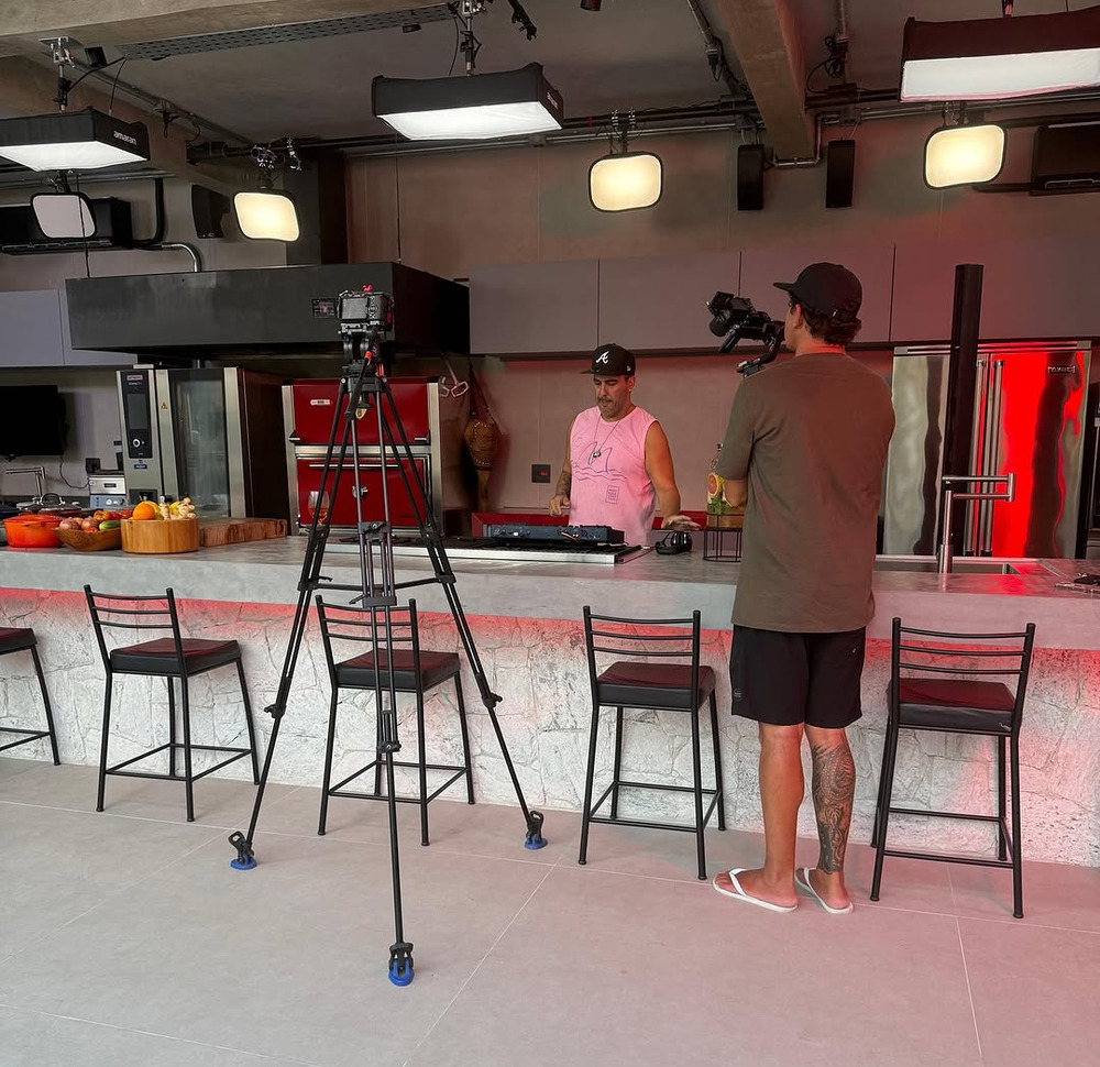 Nova cozinha da mansão de André Marques - Foto: Reprodução/Instagram