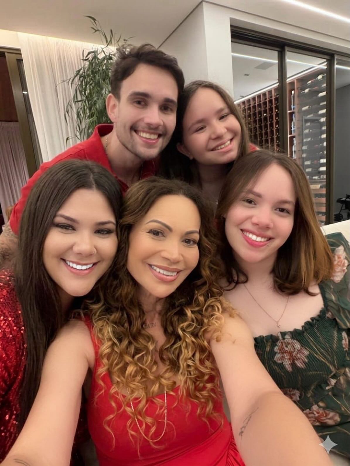 Filhos de Solange Almeida — Foto: Reprodução/Instagram