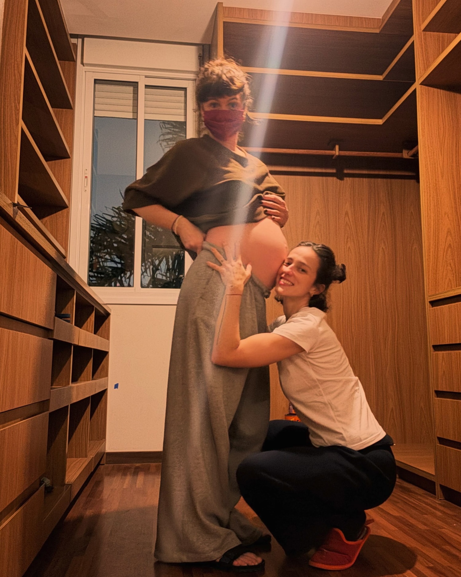Renata Gaspar e a esposa, Bebel Luz, esperam a primeira filha — Foto: Reprodução/Instagram