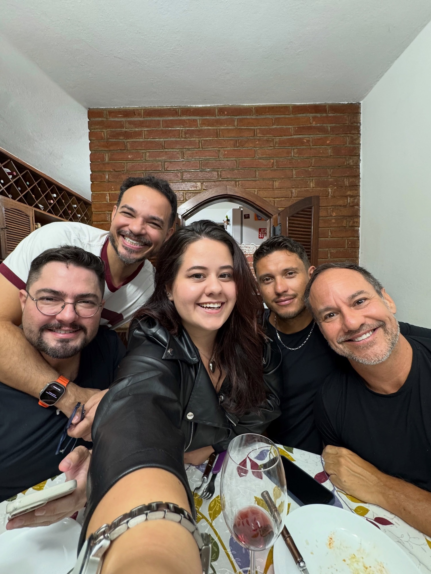Karol Lannes com os pais e padrastos — Foto: Reprodução/Instagram