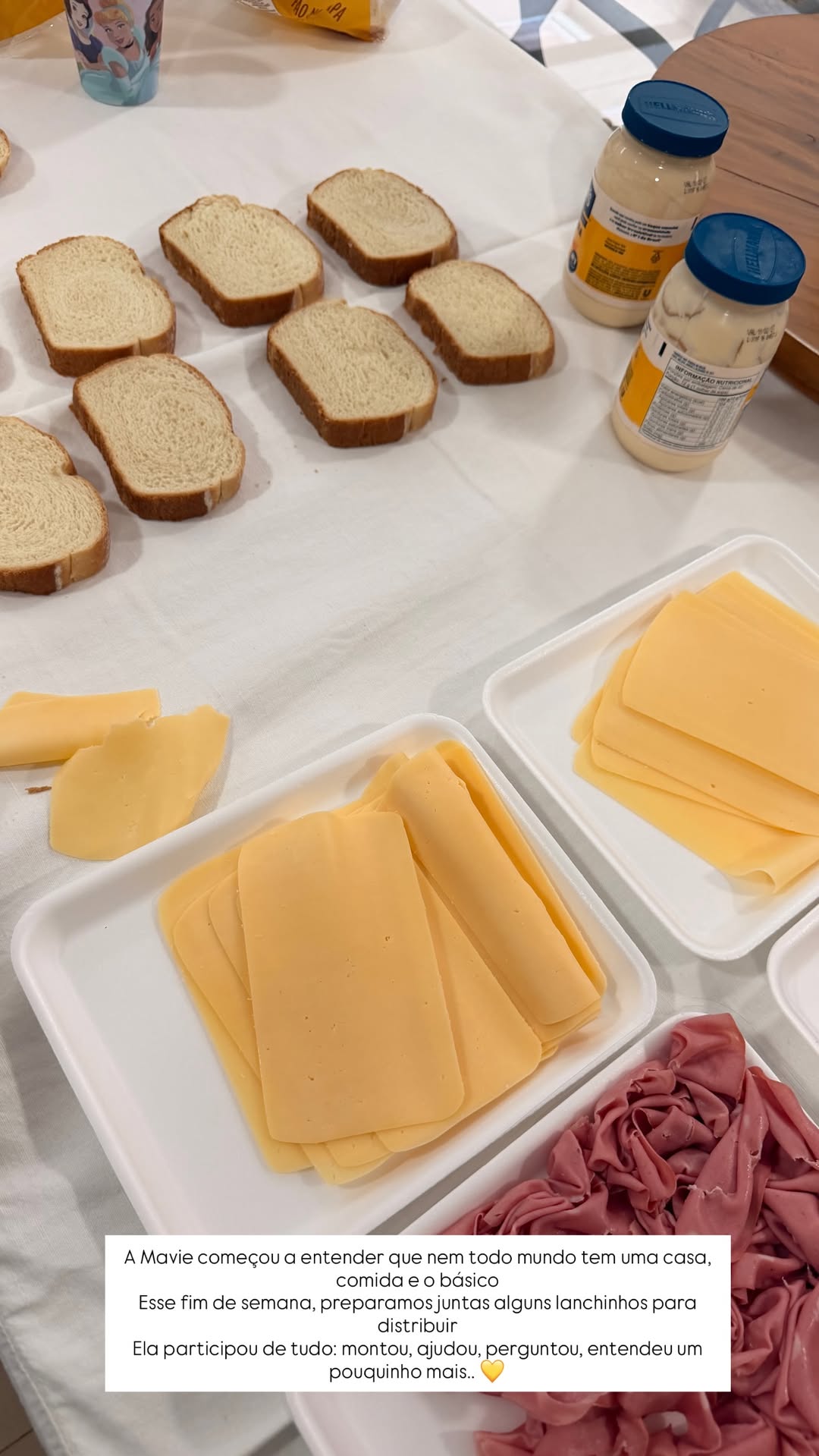 Biancardi leva Mavie para distribuir lanches - Foto: Instagram / Bruna Biancardi