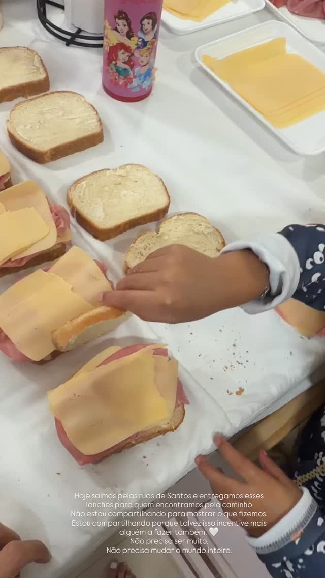 Biancardi leva Mavie para distribuir lanches - Foto: Instagram / Bruna Biancardi