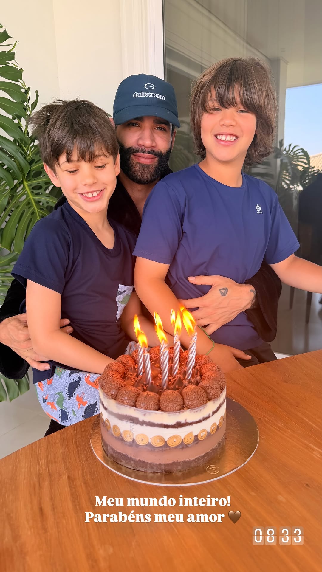 Gusttavo Lima celebra aniversário — Foto: Reprodução Instagram @andressasuita