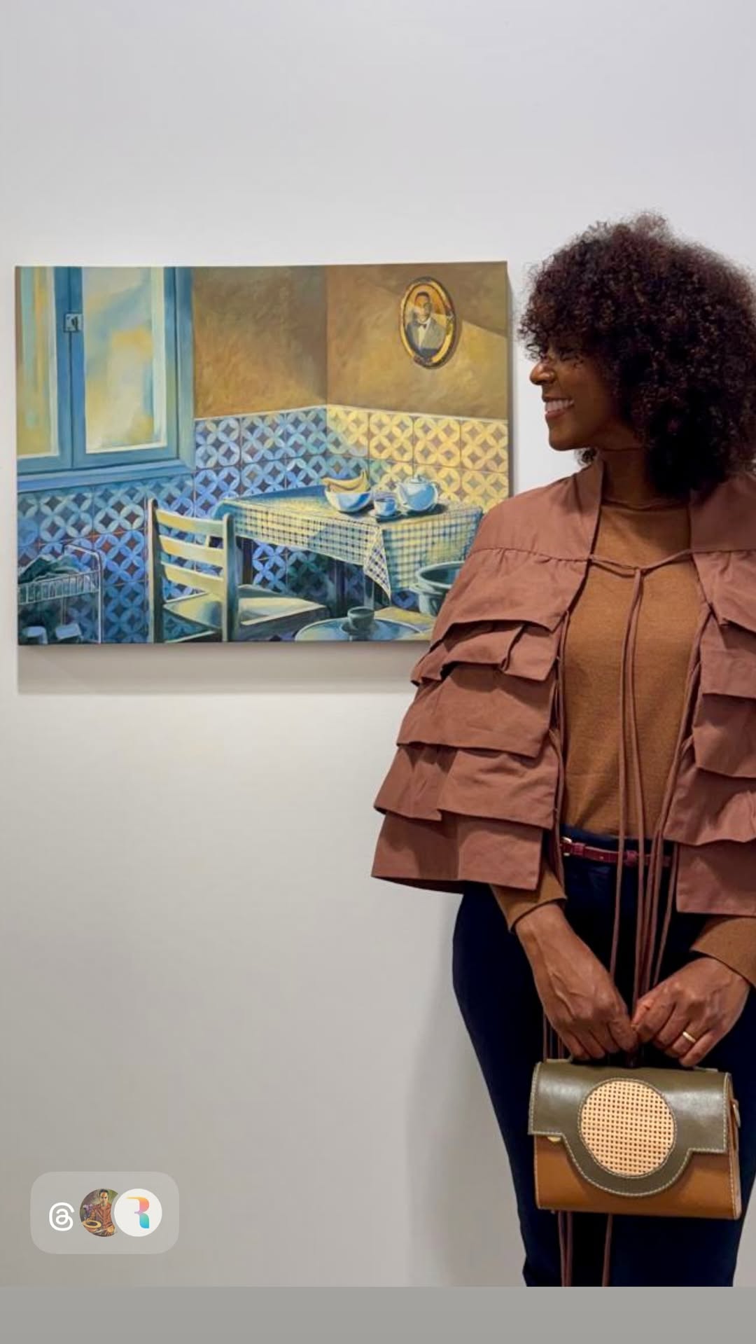 Maju Coutinho prestigia exposição do marido, Agostinho Paulo Moura — Foto: Reprodução/Instagram