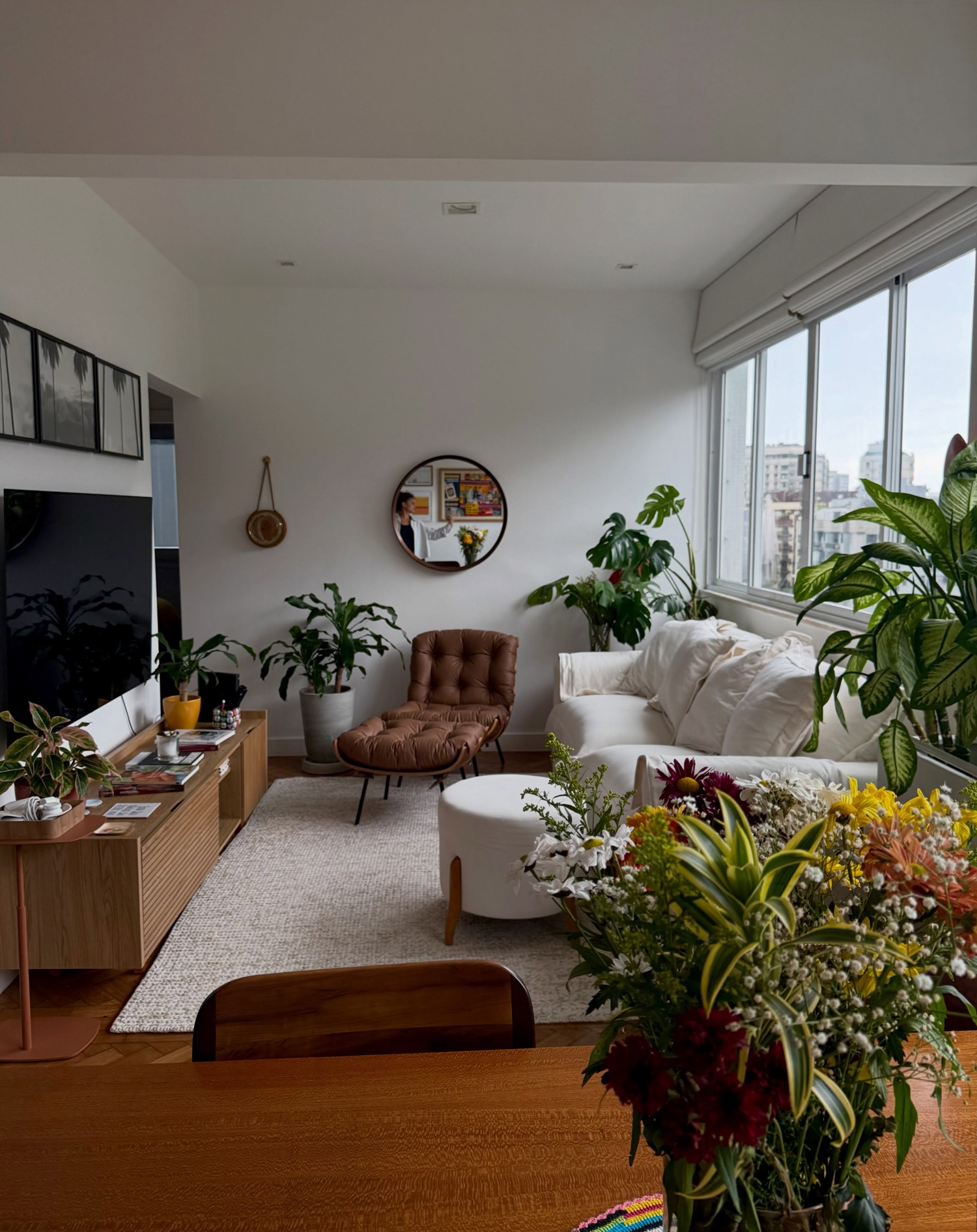 Apartamento de Clara Buarque - Foto: Reprodução / Instagram @clara.buarque