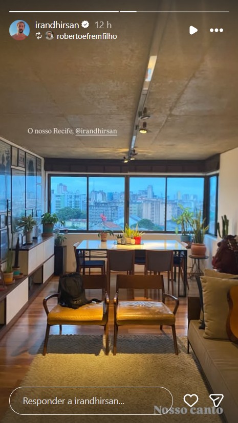 Sala do apartamento de Irandhir Santos no Recife - Foto: Reprodução / Instagram @irandhirsan