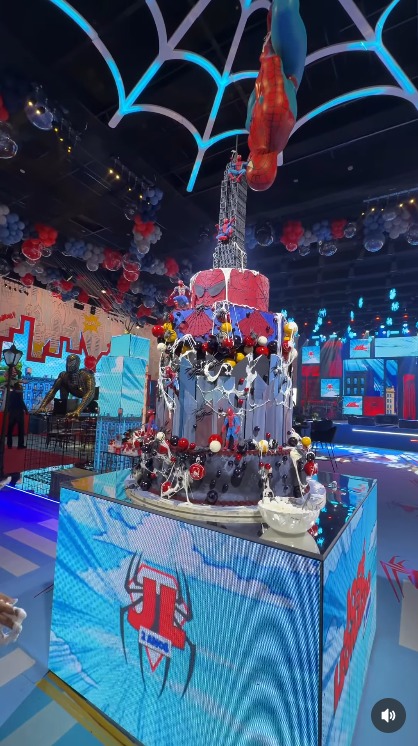 Bolo da festa de 2 anos de José Leonardo - Foto: Reprodução / Instagram @denilsonlimaatelier