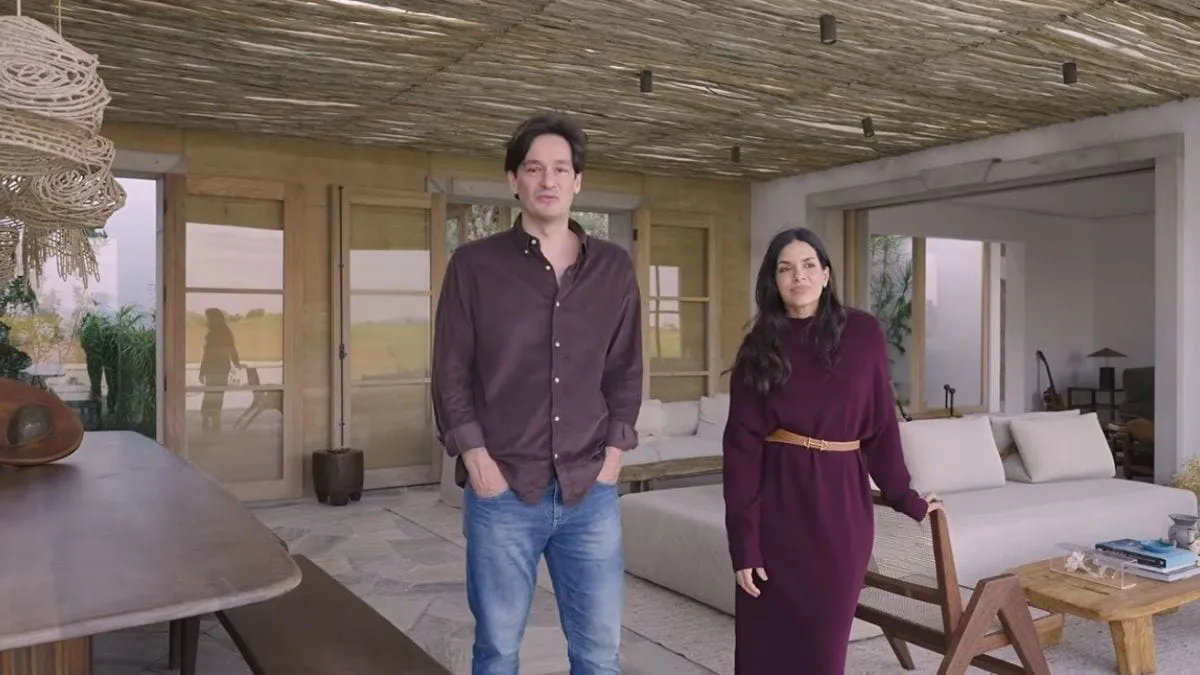 Bruno Luperi e a esposa, Lígia Luperi, na casa de ambos - Foto: Reprodução/YouTube/Casa Vogue
