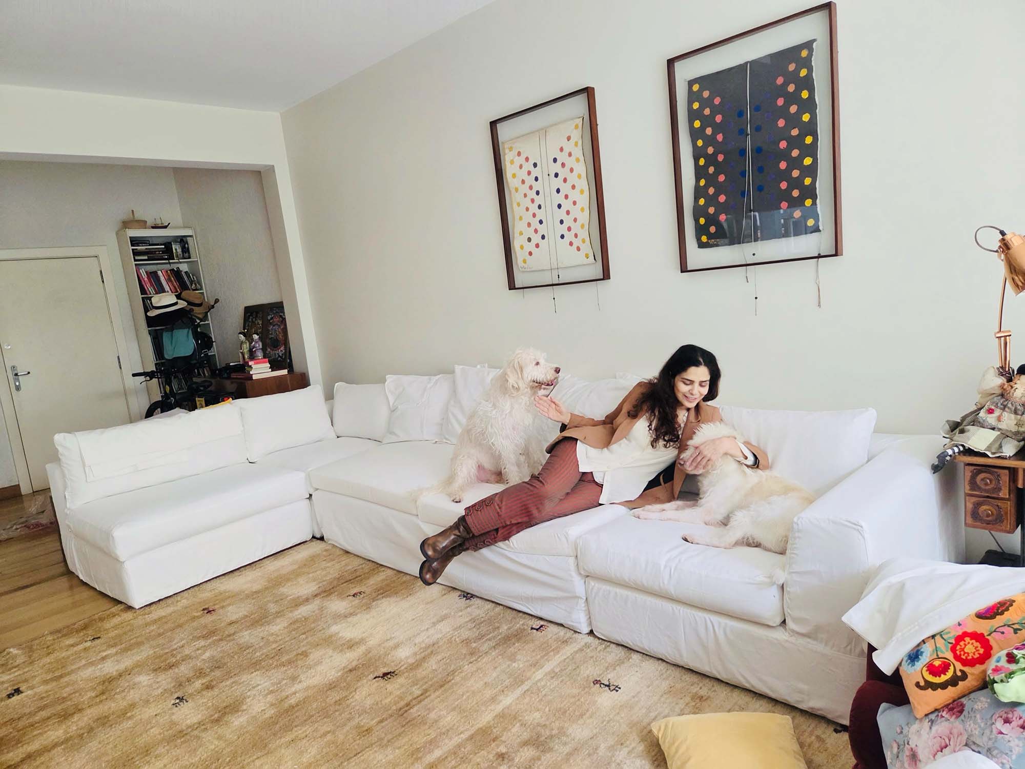 Sala de estar da atriz Leticia Sabatella - Foto: Reprodução / Instagram