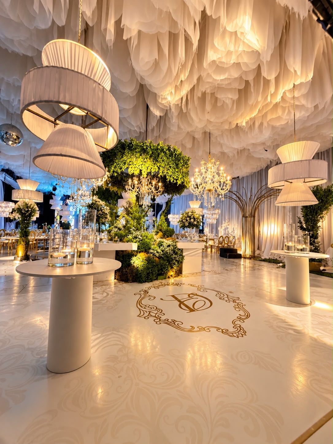 Decoração do casamento de Davi Brito e Emilly Araújo - Fotos: Reprodução / Instagram @daviooficialll @cerimonialcaminhodasarvores