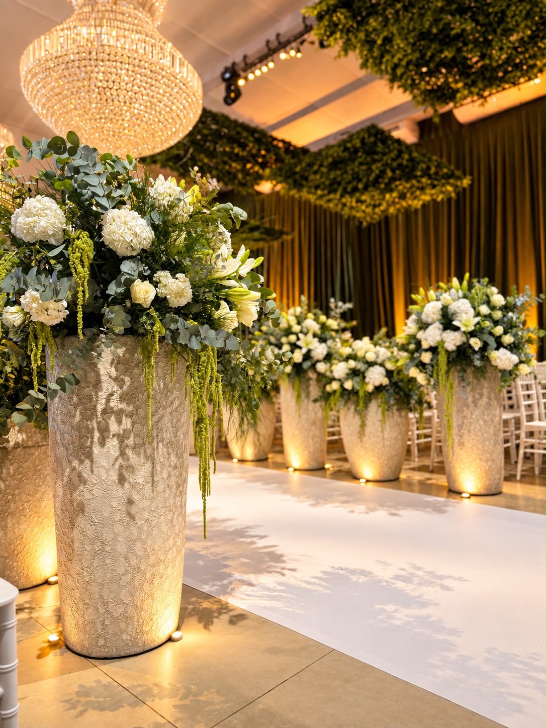Decoração do casamento de Davi Brito e Emilly Araújo - Fotos: Reprodução / Instagram @daviooficialll @cerimonialcaminhodasarvores