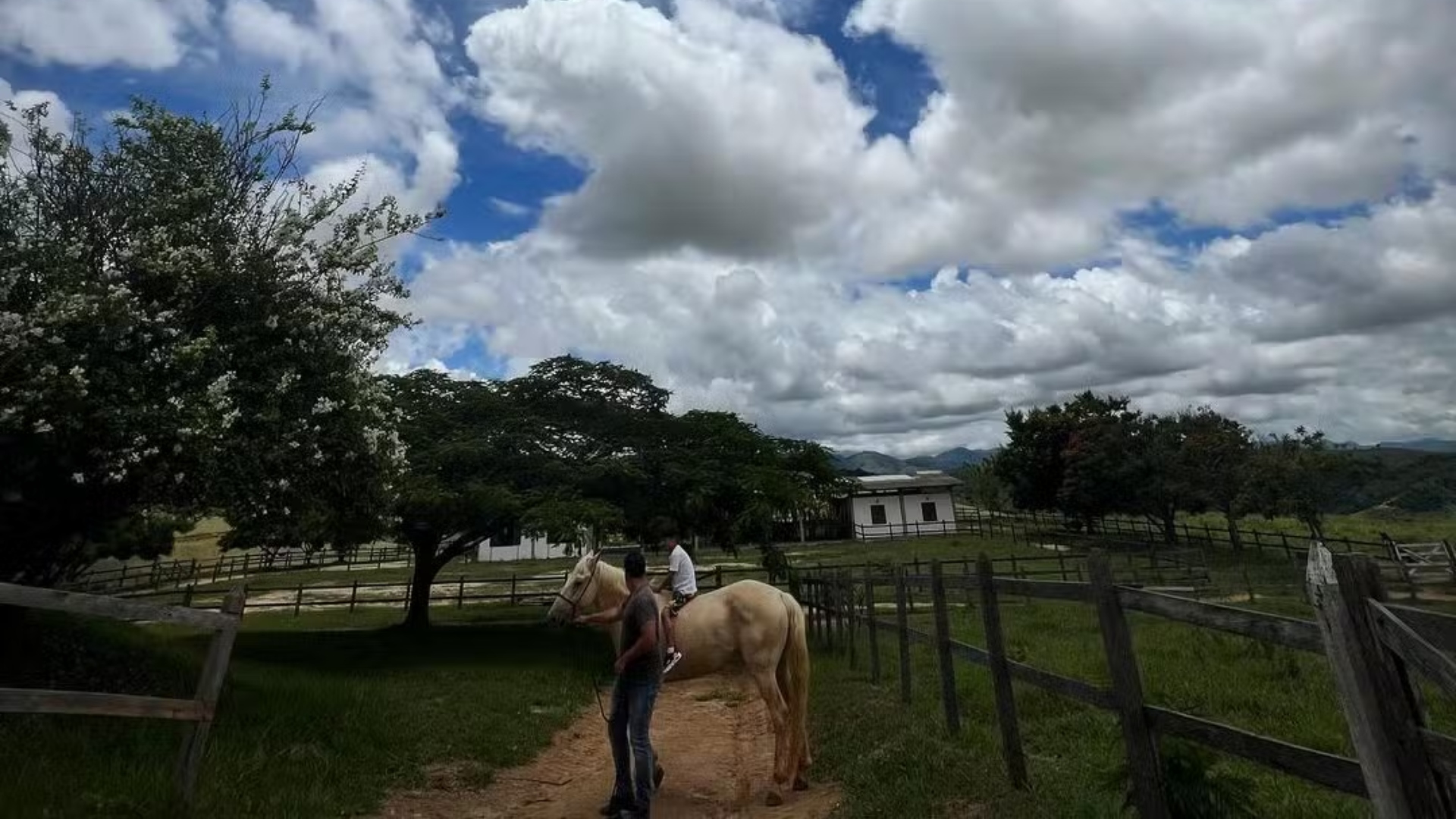 Fernanda Rodrigues capela fazenda