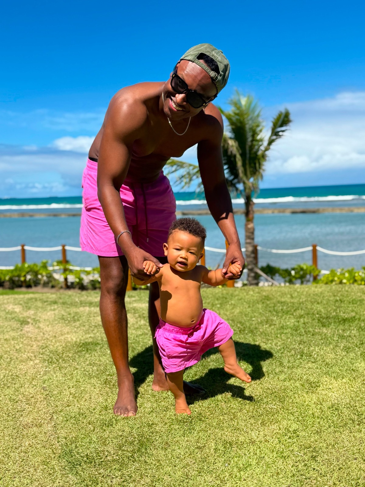 Thiaguinho com o filho, Bento - Foto: Reprodução / Instagram @carolpeixinho