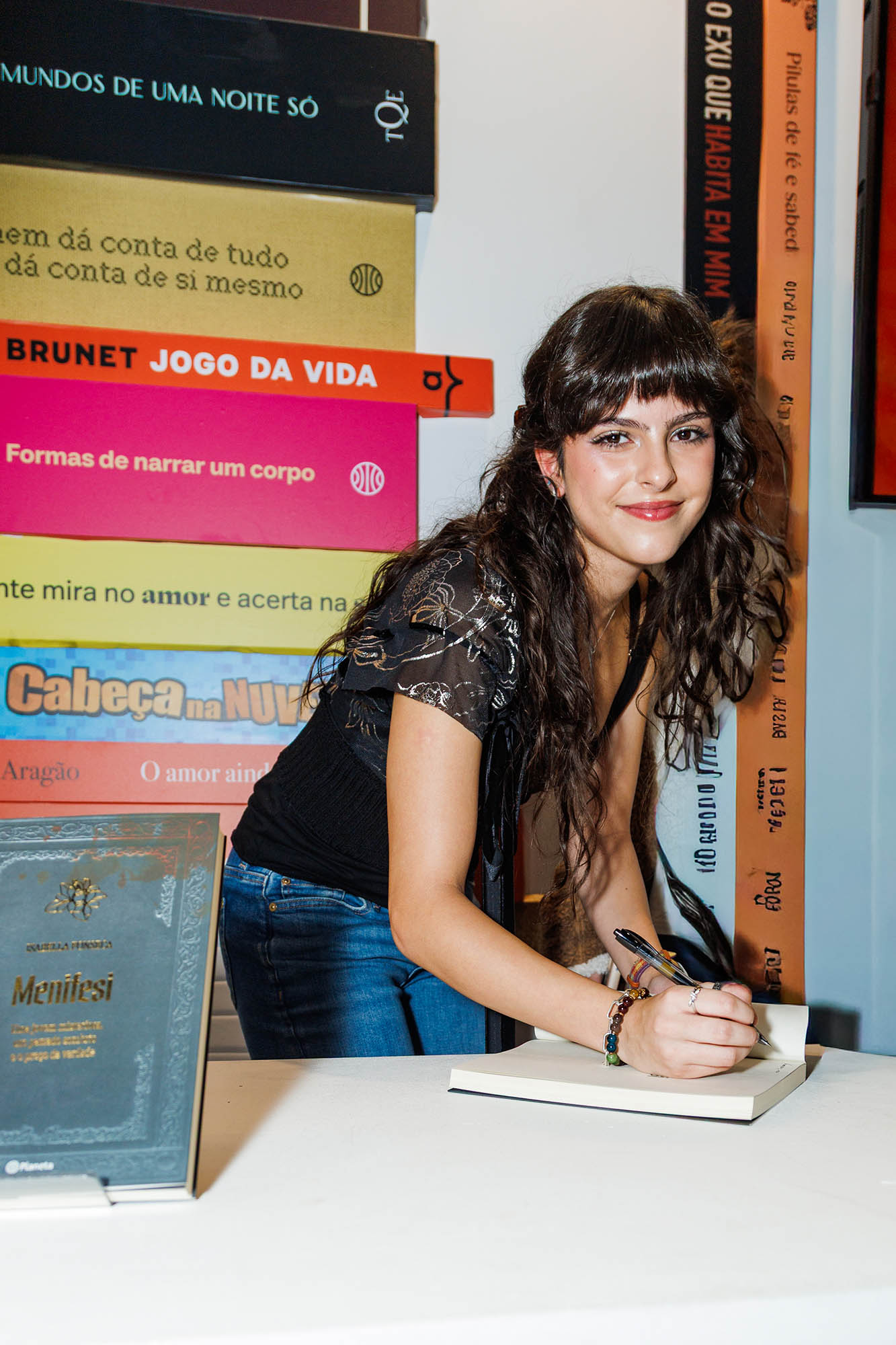 Isabella Fonseca apresenta sua publicação na Bienal do Livro de São Paulo - Foto: Victor Gelain