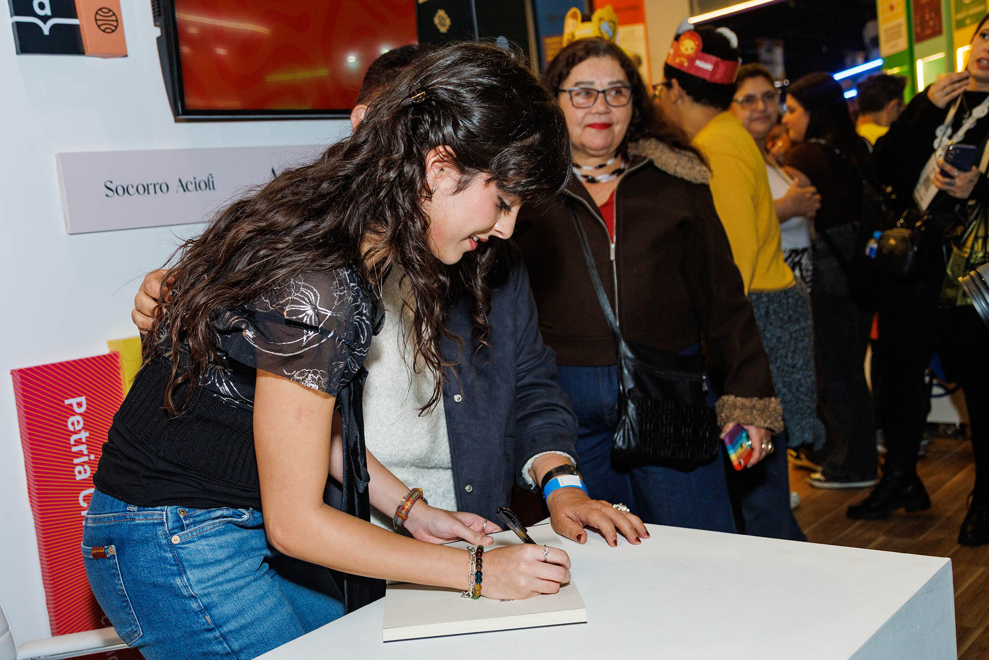 Isabella Fonseca apresenta sua publicação na Bienal do Livro de São Paulo - Foto: Victor Gelain