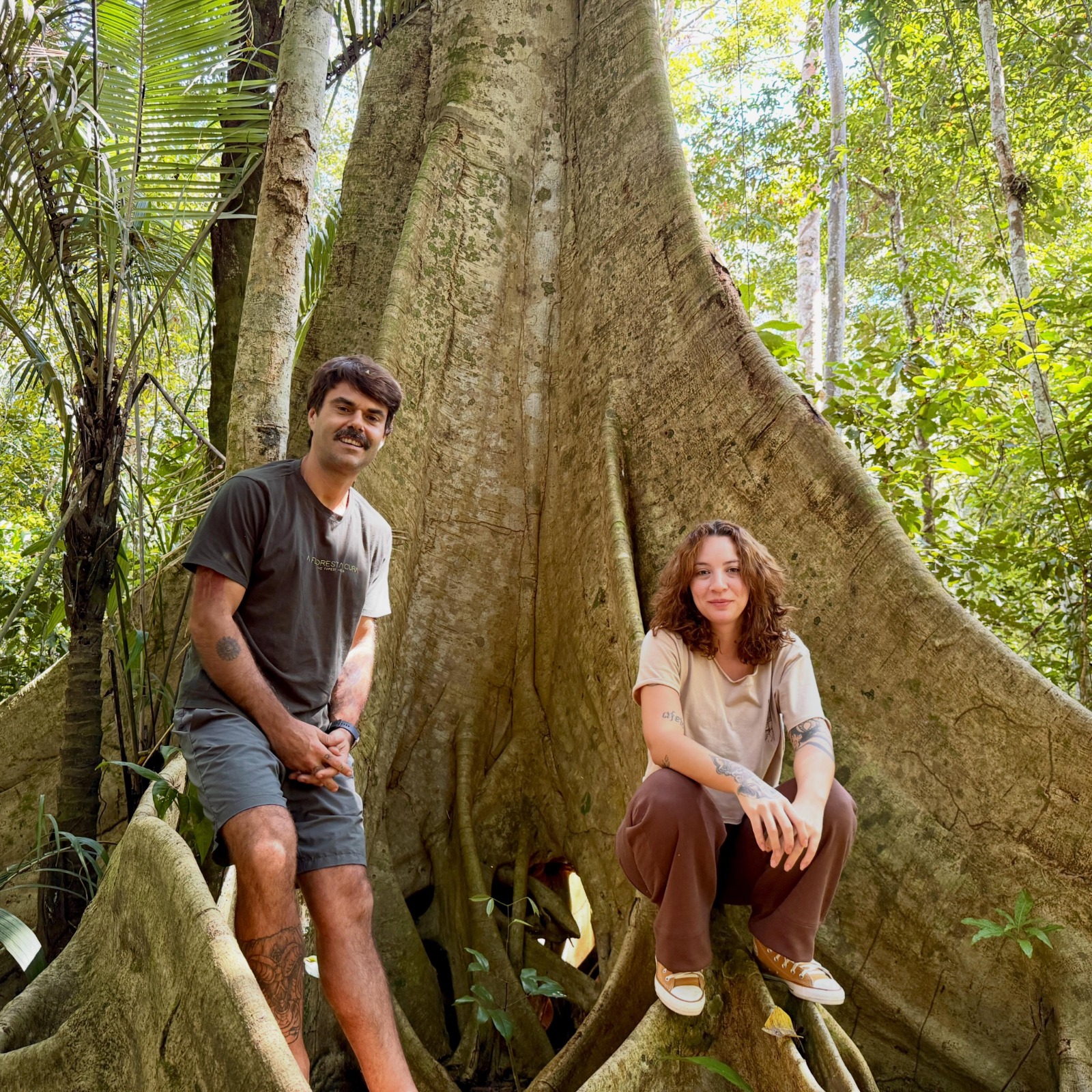 Java Mayam com a namorada - Foto: Reprodução / Instagram @viajante_ray