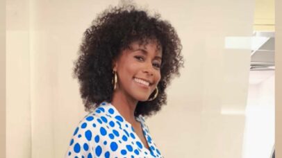 Aos 48 anos, Maju Coutinho mostra o tamanho de sua barriga de gr&aacute;vida