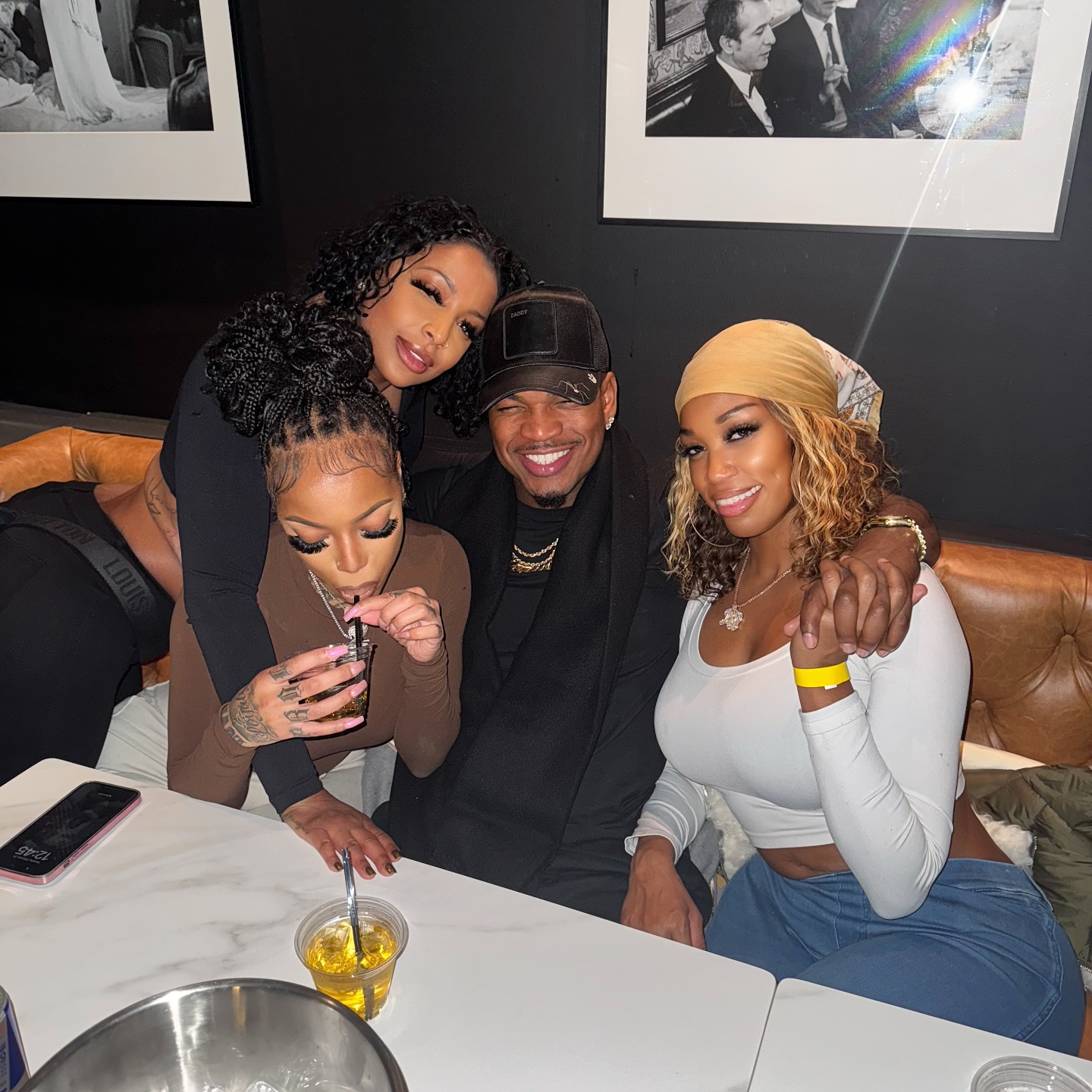 Ne-Yo com as três esposas - Foto: Reprodução / Instagram @neyo