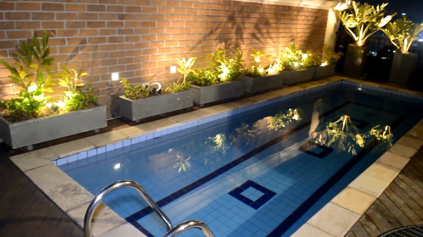 Piscina da cobertura de Henri Castelli em São Paulo - Foto: Reprodução / YouTube / Canal Porta Aberta