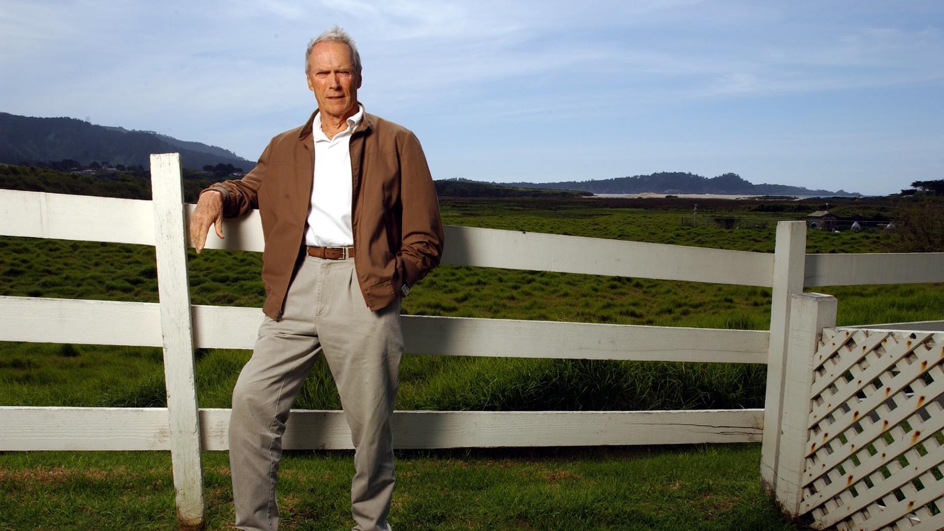 Aos 96 anos, Clint Eastwood preserva 85% de terreno de 800 hectares com vista para o Pac&iacute;fico