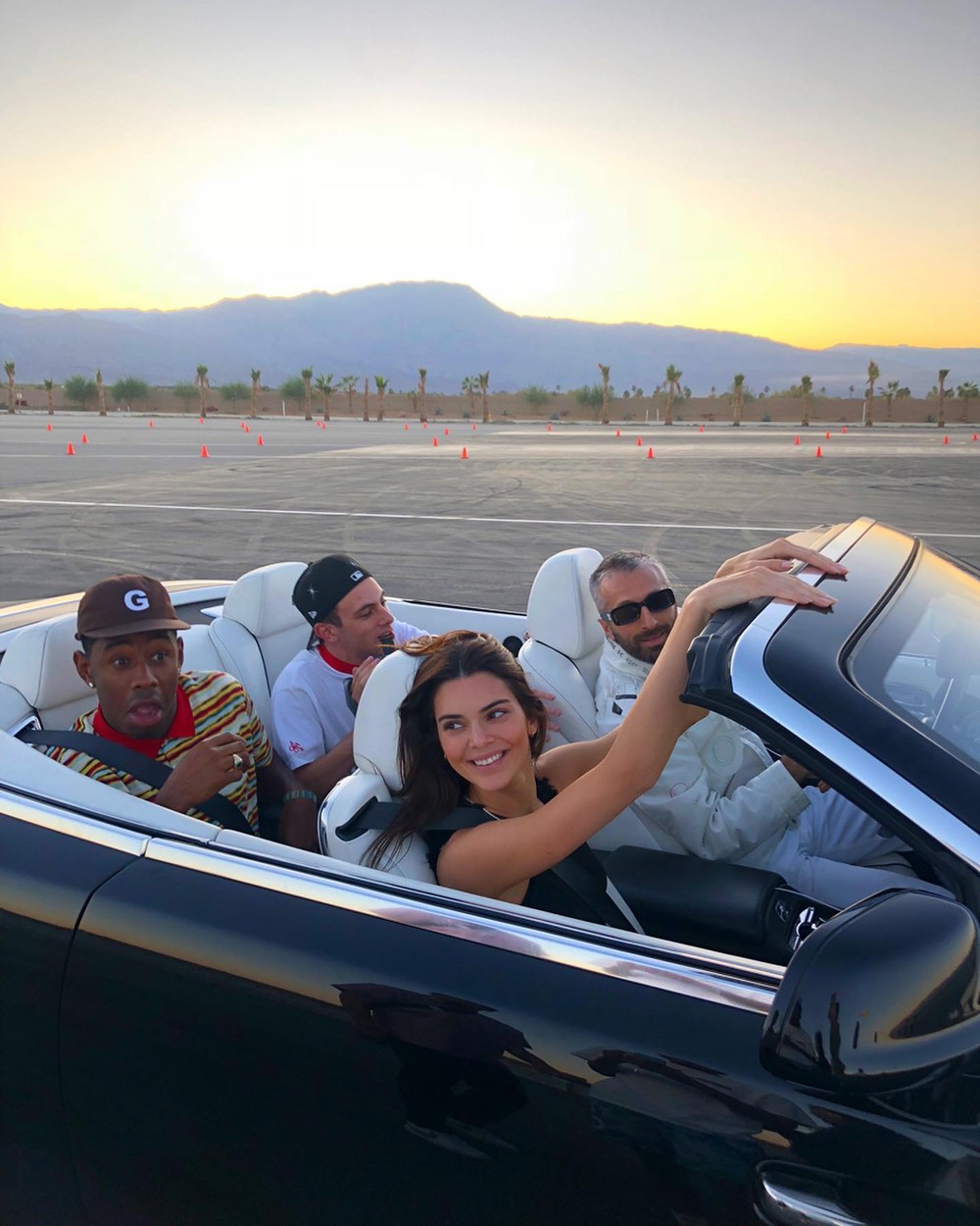 Famosa em seu Rolls Royce conversível - Foto: Reprodução/Instagram