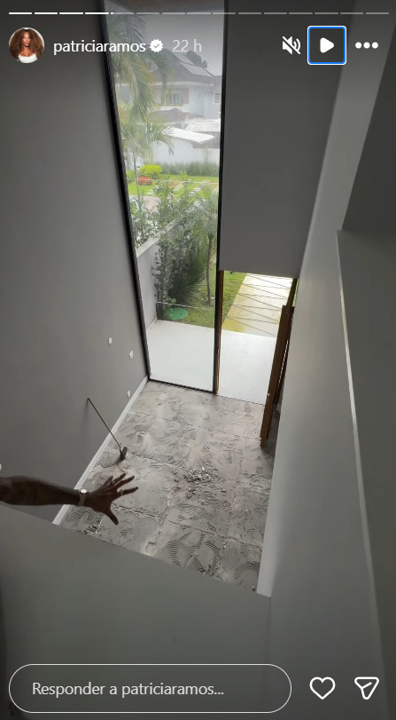 Mansão conta com grandes janelas de vidro - Foto: Reprodução/Instagram