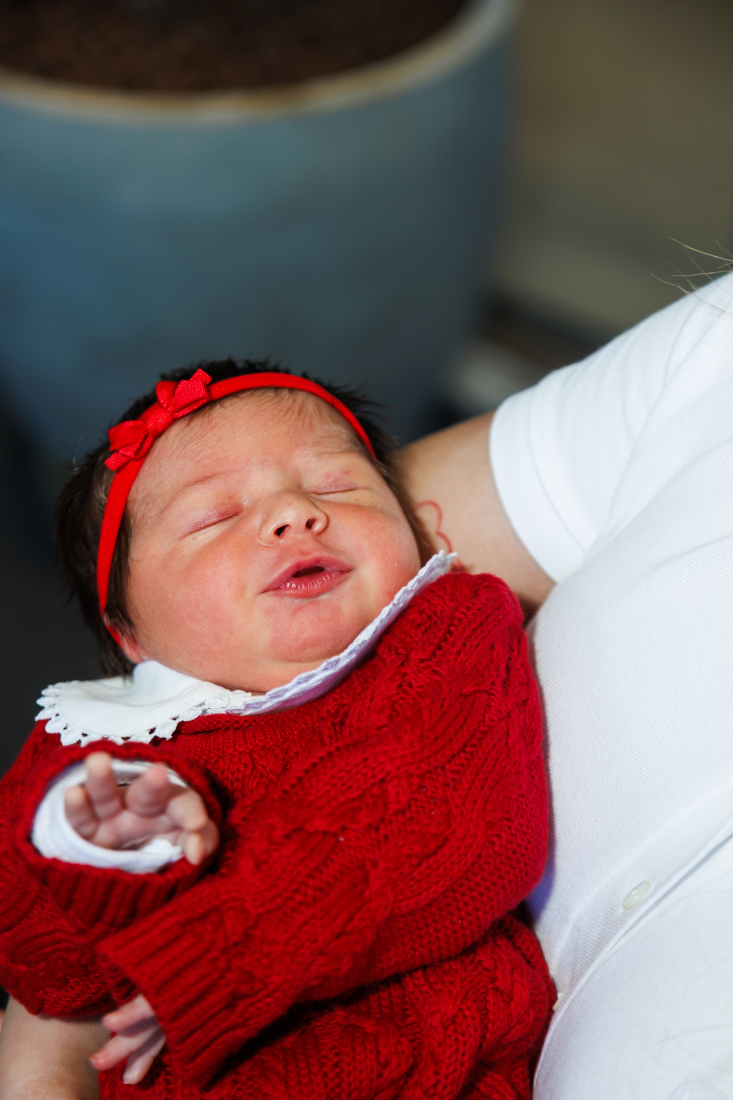 Mari Fernandez e Júlia Ribeiro deixam maternidade com primeira filha — Foto: Patrícia Devoraes/Brazil News