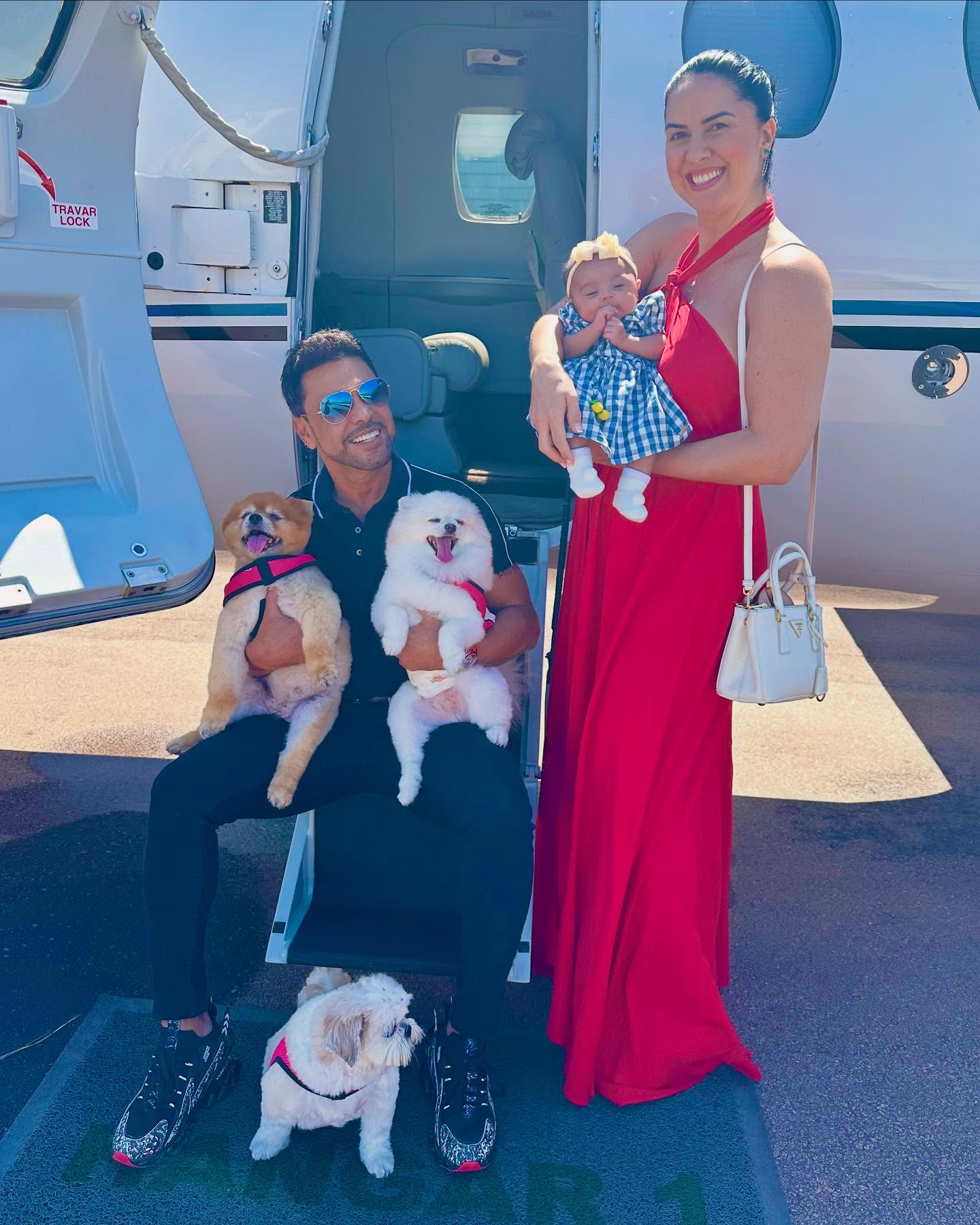 Zezé Di Camargo e Graciele Lacerda com a filha - Foto: Instagram